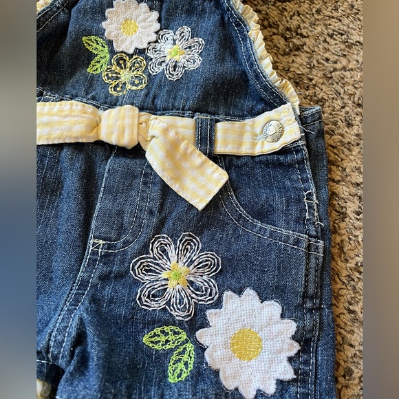 Young Hearts size 2T denim overalls. Yellow checkered bow and flowers. - Picture 3 of 5